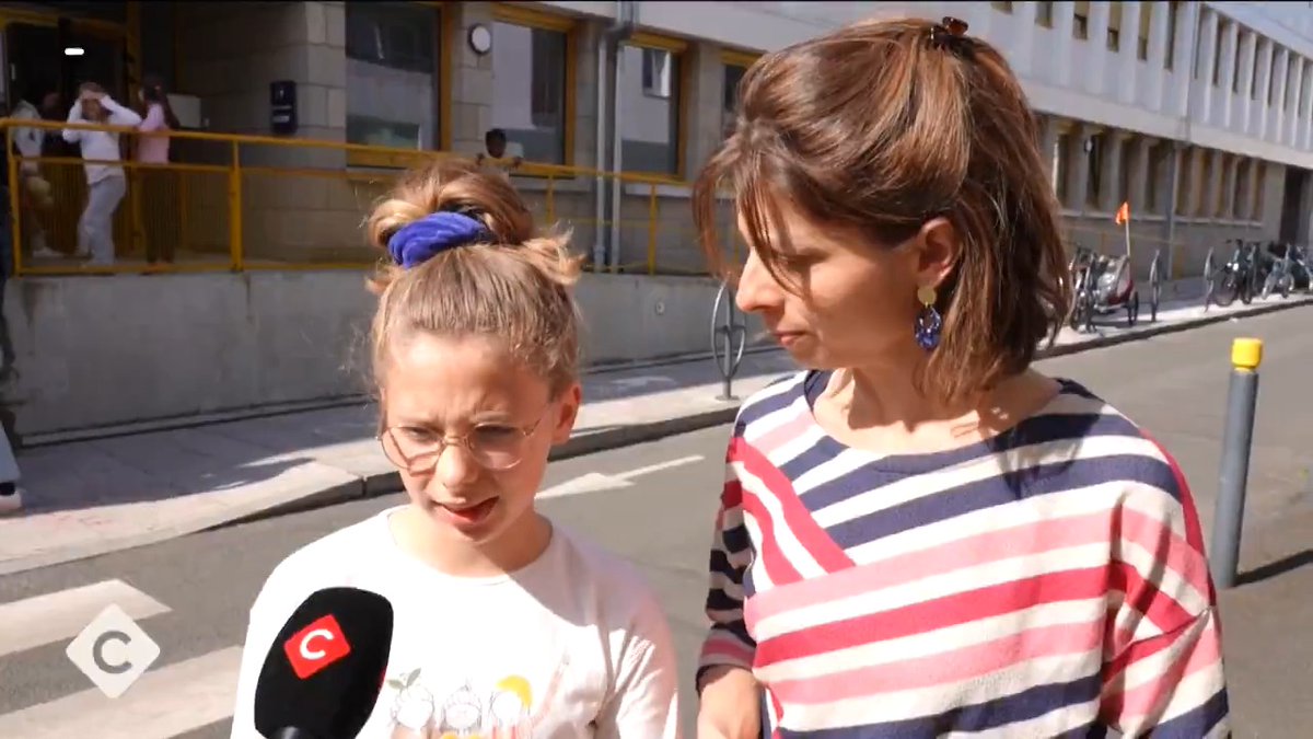Depuis septembre 2024, les élèves d'une classe de CM2 à Angers ont eu dix professeurs différents... Les parents expriment leur colère dans la story de @MohamedBouhafsi ⬇️ #CàVous