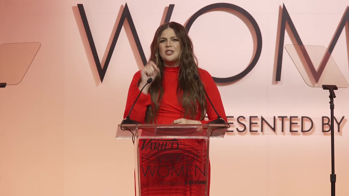 Hillary Scott honors Reba McEntire at Variety's #PowerOfWomen Nashville presented by Lifetime.