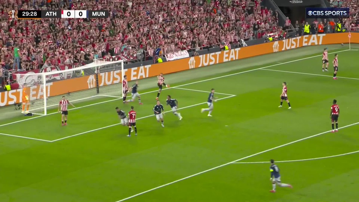 Harry Maguire...the WINGER?! 😱 His ball finds Manuel Ugarte who heads it onto Casemiro for the goal 😤