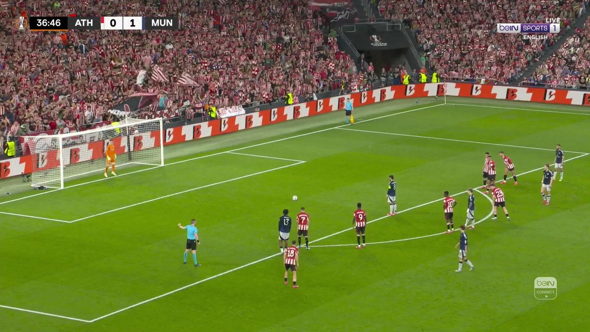 GOAL! Bruno Fernandes doubles Manchester United's advantage from the penalty spot, and Athletic Club are down to 10 men after Dani Vivian's sending off 🟥 This game has been turned on its head 😲 #UEL #AthleticMUFC