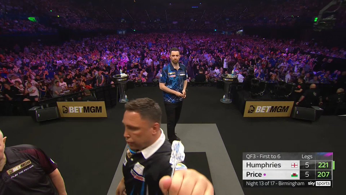 PRICE COMPLETES THE COMEBACK!! What a win for Gerwyn Price that is 🤯 A brilliant 102 checkout in the decider from the Welshman as he comes from 5-3 down to beat Luke Humphries, who averaged 107! 📺 #PLDarts25