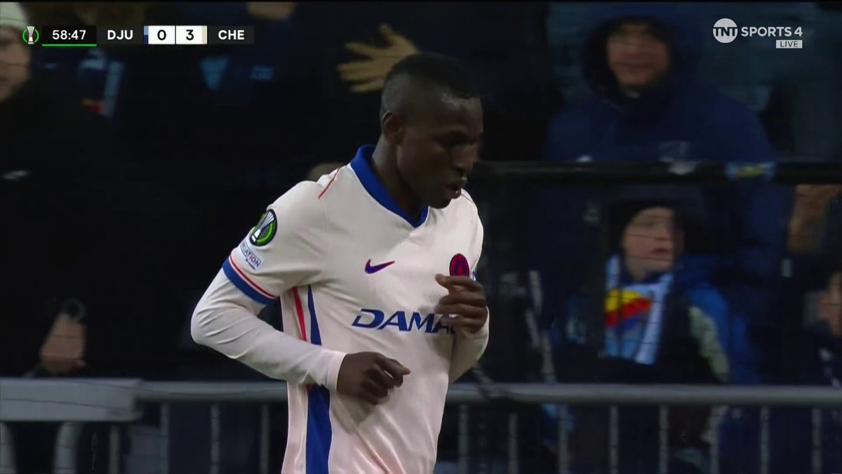 A huge mix-up at the back for Djurgรฅrdens, and Nicolas Jackson is on hand to take full advantage of the gift and tap home Chelsea's 3rd! โฝ๏ธ ๐บ TNT Sports & discovery+ UK