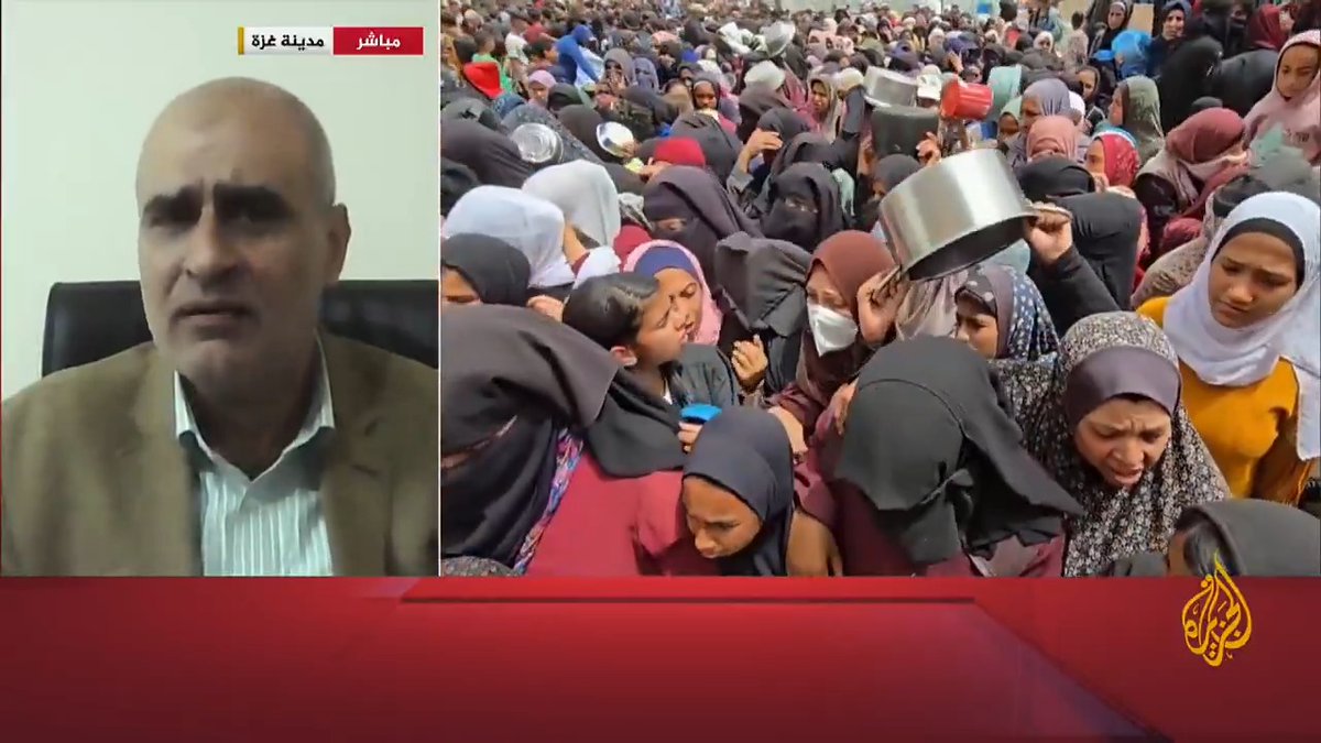 رئيس شبكة المنظمات الأهلية بقطاع #غزة أمجد الشوا: نحن في مرحلة متقدمة من المجاعة التي يعيشها شعبنا الفلسطيني، خاصة عشرات الآلاف من الأطفال الذين أصيبوا بسوء التغذية ما يهدد حياتهم، إذ استشهد 53 طفلا بسبب المجاعة، والأوضاع الآن تزداد سوءا #حرب_غزة #الأخبار