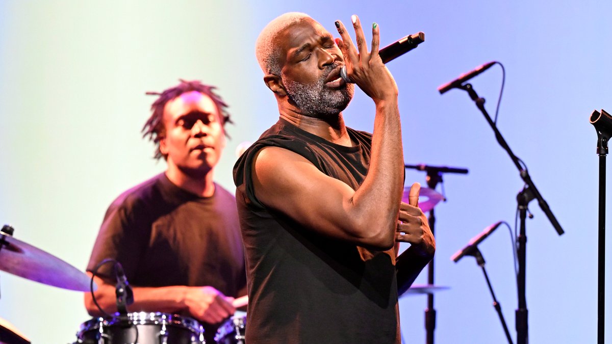 Tunde Adebimpe + Thee Black Boltz perform “Somebody New”! Watch the full performance ⬇️ #FallonTonight