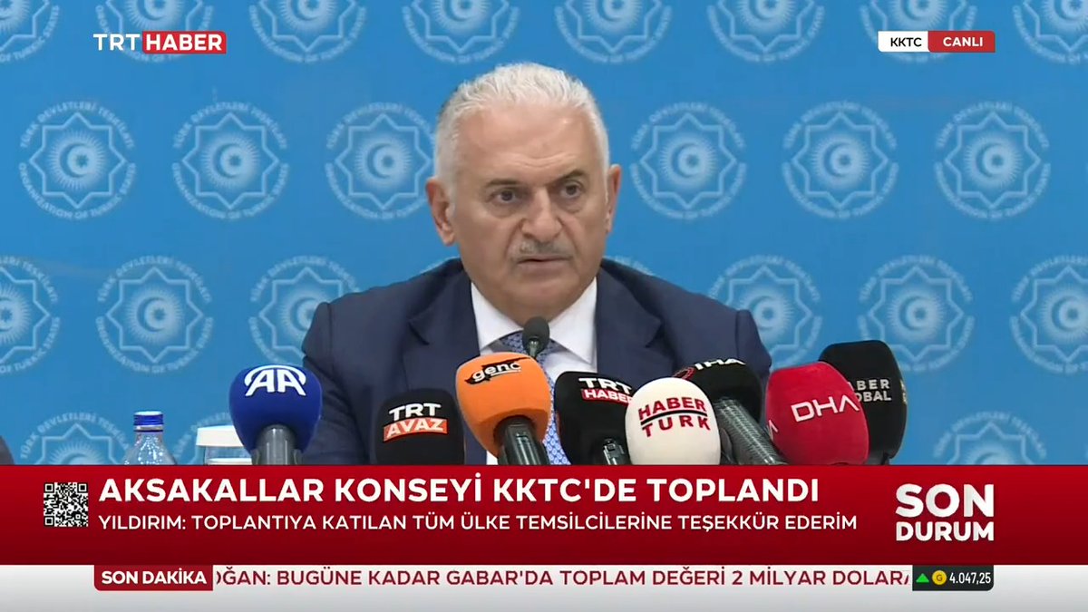 TDT Aksakallar Konseyi Başkanı Binali Yıldırım: Birtakım tezviratlarla Türk devletleri arasındaki muhabbeti, sevgiyi azaltmaya yönelik olumsuz haberler peydah olmuştur. O haberlere en güzel cevap bugün KKTC'de gerçekleştirdiğimiz Aksakallar Konseyi Toplantısı'dır.