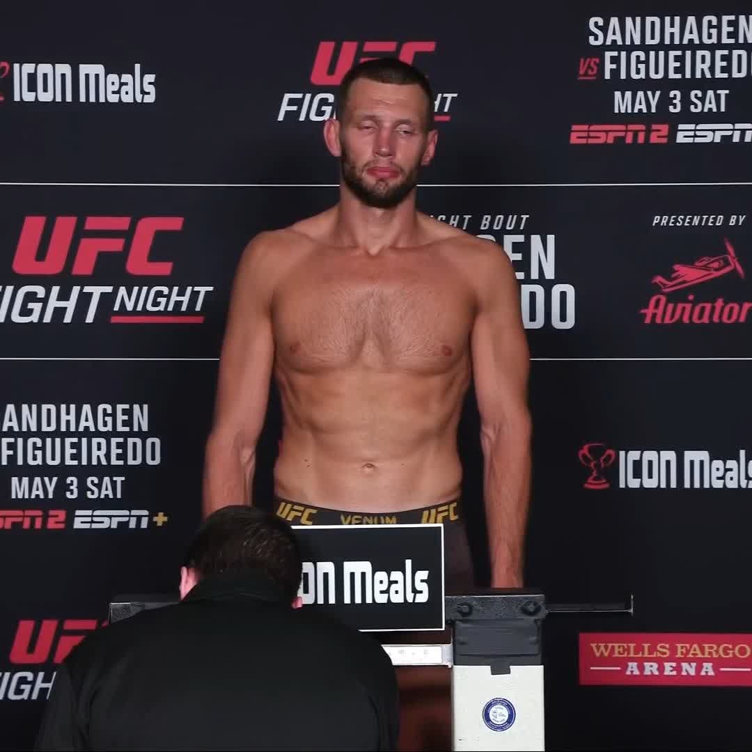 185.5lbs for Reinier de Ridder! ⚖️✅ #UFCDesMoines