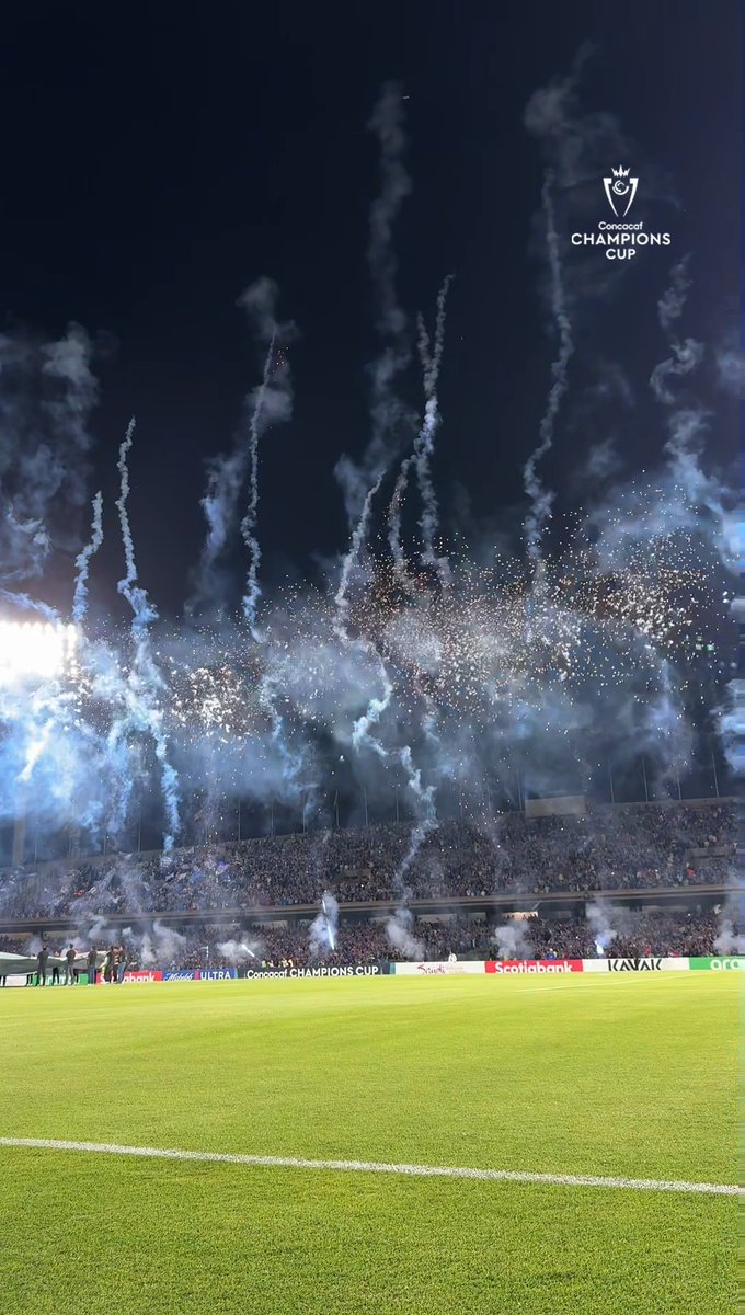 El Olímpico Universitario no ha visto a un equipo campeón desde el 2011. En el ámbito internacional, el último título de Pumas en C.U. fue en 1990. Cruz Azul está a 90 minutos de cortar esa racha. Ciudad Universitaria se ve diferente este año.