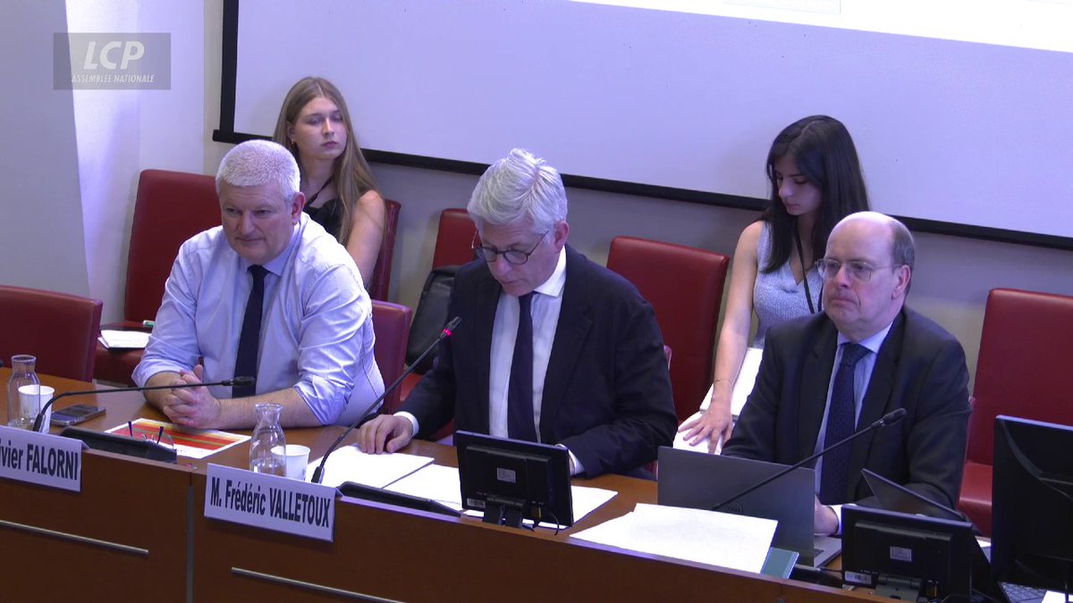 ✅🏛️ Fin de vie : la commission des affaires sociales a adopté la proposition de loi visant à instaurer une "aide à mourir". Le texte portant sur les soins palliatifs, puis celui sur l'aide à mourir, seront examinés à partir du 12 mai dans l'hémicycle de l'Assemblée. #DirectAN