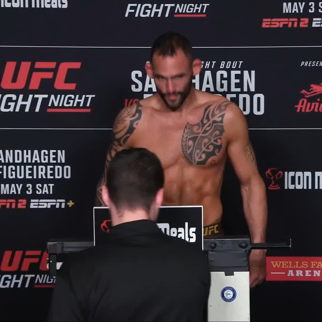 El Argentino Santiago Ponzinibbio en peso h listo para #UFCDesMoines 💪🏻🇦🇷