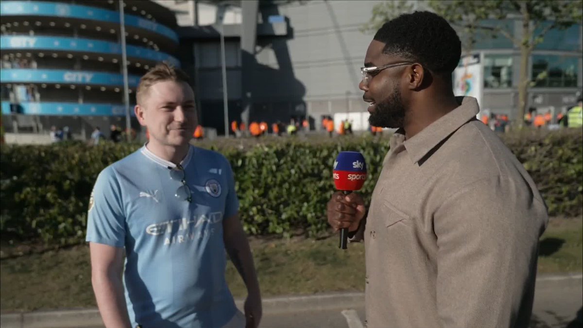 Micah speaks to Man City fans outside the Etihad about the season! 💬