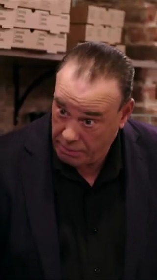 Nothing makes sense in this bar 🤦‍♂️ Catch this brand new #BarRescue episode this Sunday at 10/9c on Paramount Network!