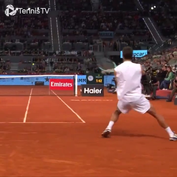 Lorenzo Musetti’s forehand down the line winner captured with this camera angle. A thing of beauty. 🇮🇹