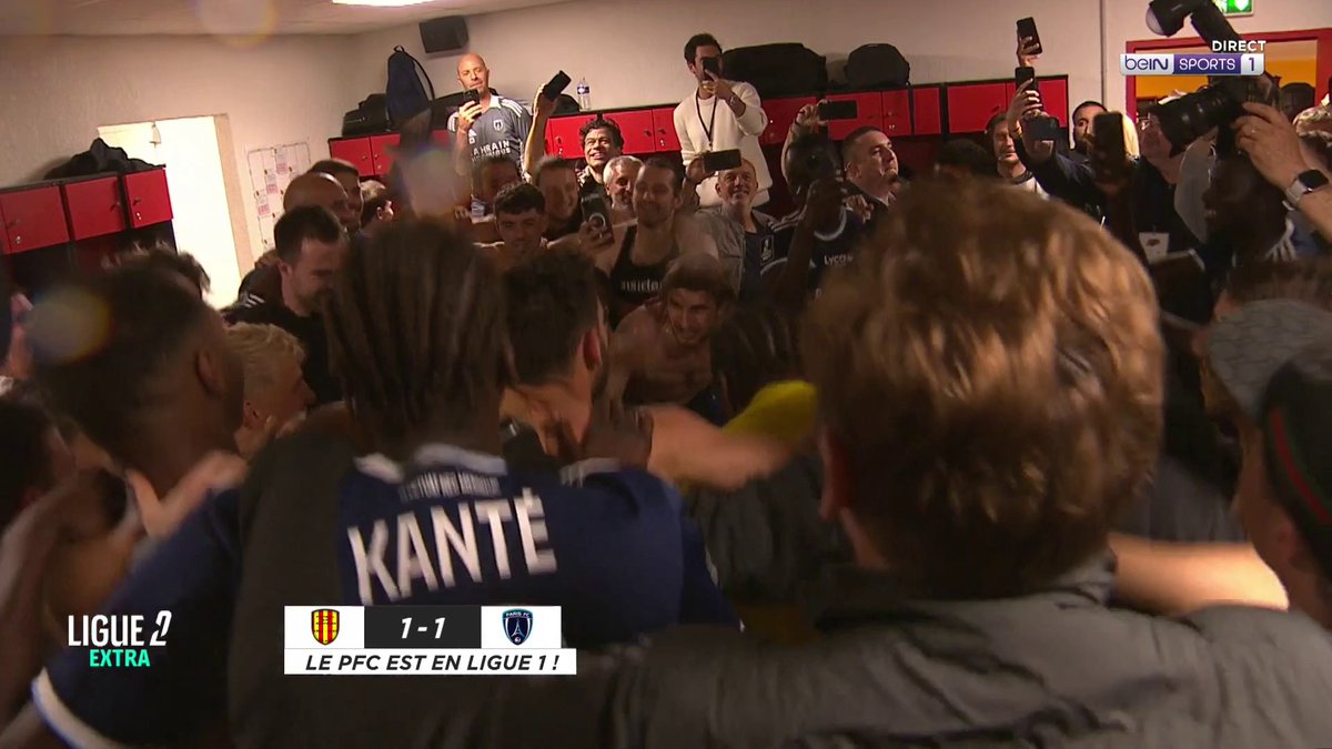 C'est la fête dans les vestiaires du Paris FC. 🎉 𝗜𝗺𝗮𝗴𝗶𝗻𝗲𝘇 𝘂𝗻𝗲 𝘀𝗲𝗰𝗼𝗻𝗱𝗲 𝘃𝗶𝘃𝗿𝗲 𝘂𝗻𝗲 𝗺𝗼𝗻𝘁𝗲́𝗲 𝗲𝗻 𝗽𝗿𝗲𝗺𝗶𝗲̀𝗿𝗲 𝗱𝗶𝘃𝗶𝘀𝗶𝗼𝗻 𝗮𝘃𝗲𝗰 𝘃𝗼𝘁𝗿𝗲 𝗲́𝗾𝘂𝗶𝗽𝗲. 🤩 🎥 beIN SPORTS