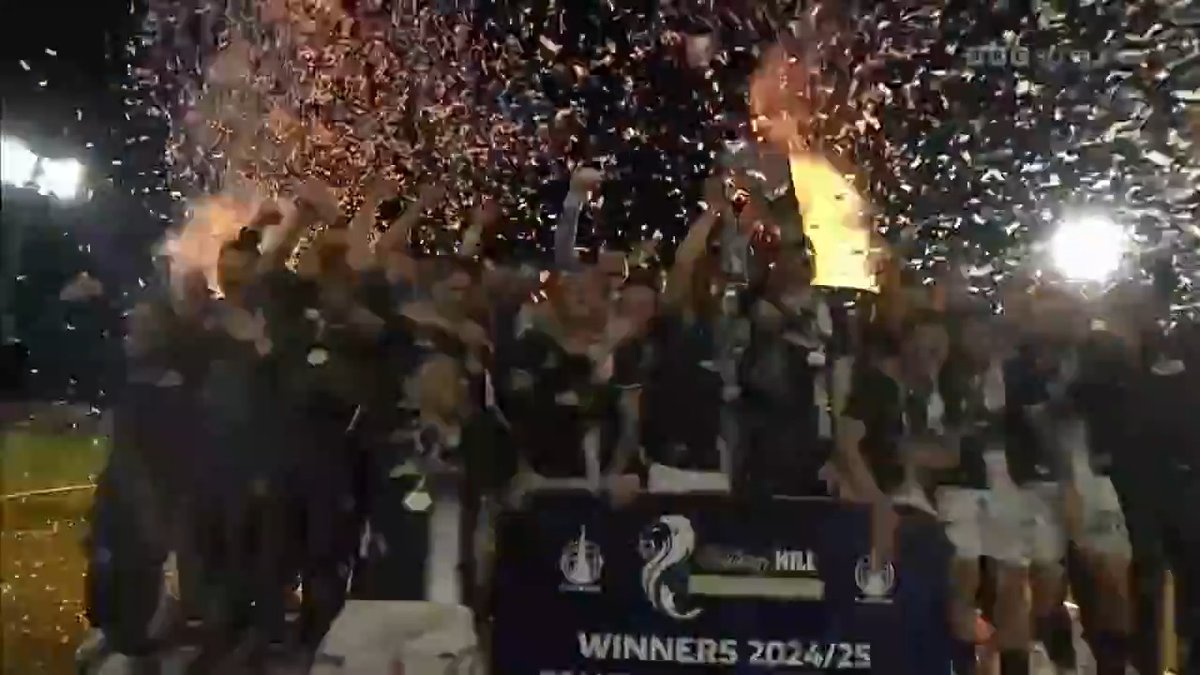 🏆 Falkirk lift the Scottish Championship trophy ⚽️ They are back in the top flight after 15 years. #BBCFootball
