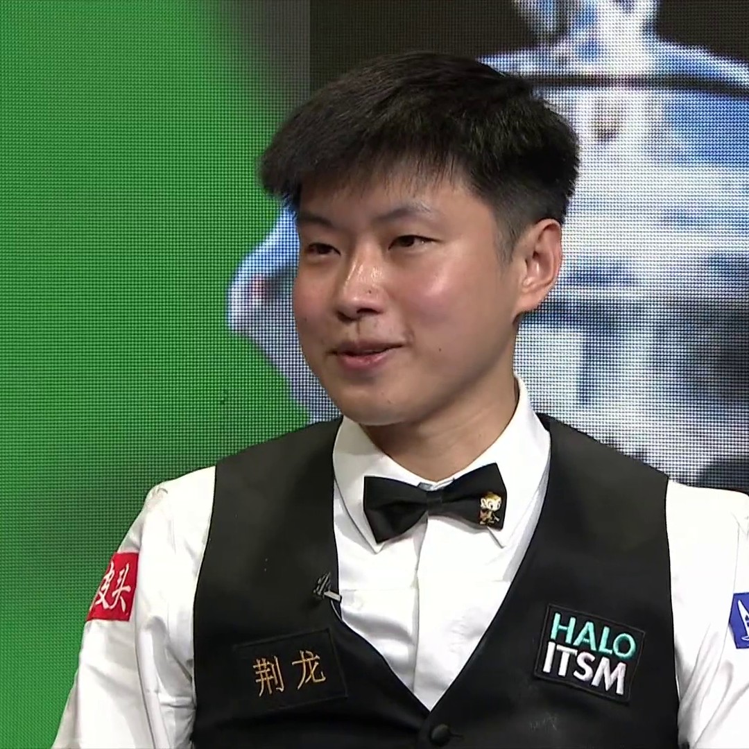 “Sometimes we have lunch together!” Zhao Xintong thanks Ronnie O'Sullivan after defeating him in the World Championship semi-final. #WorldChampionship