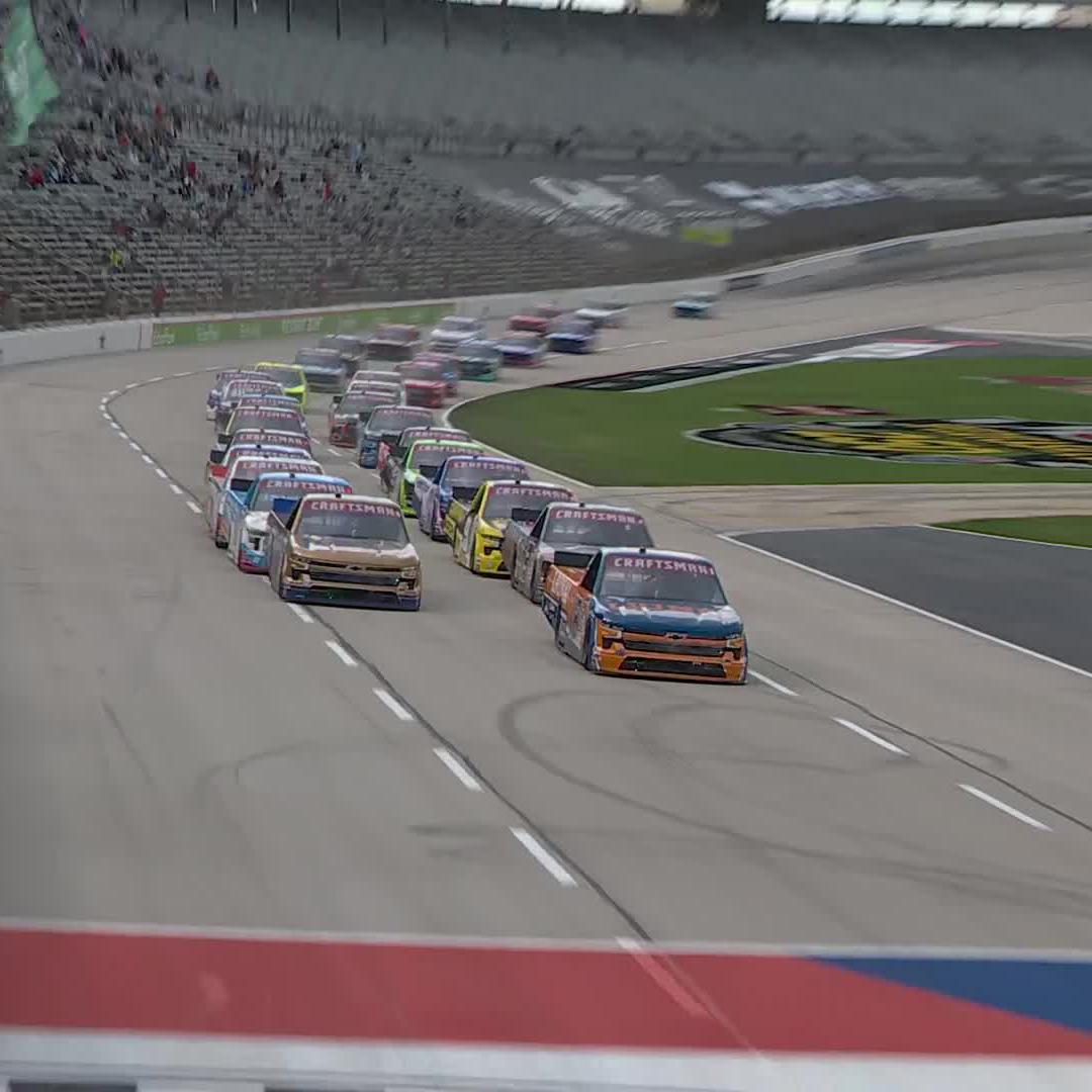 Time to get truckin’ in Texas! The green is out at Texas Motor Speedway live on FS1.