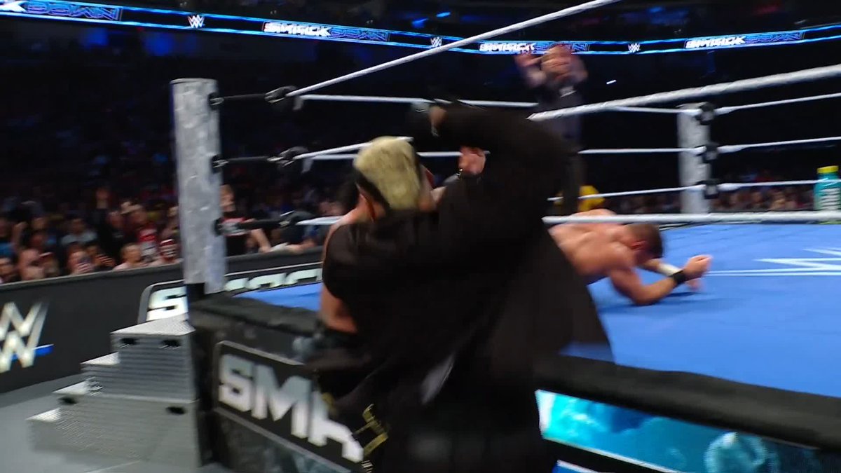 WHAT THE?! Solo Sikoa just interrupted LA Knight and Damian Priest's match 😱 #SmackDown