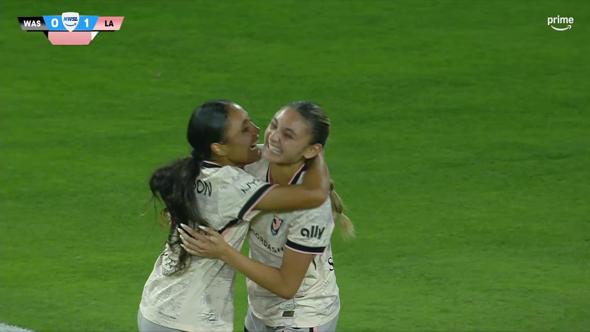 A connection 19 years in the making 🥹 Alyssa Thompson assists her sister Gisele Thompson on her first pro goal, AND they become the first sisters in NWSL history to combine for a goal!