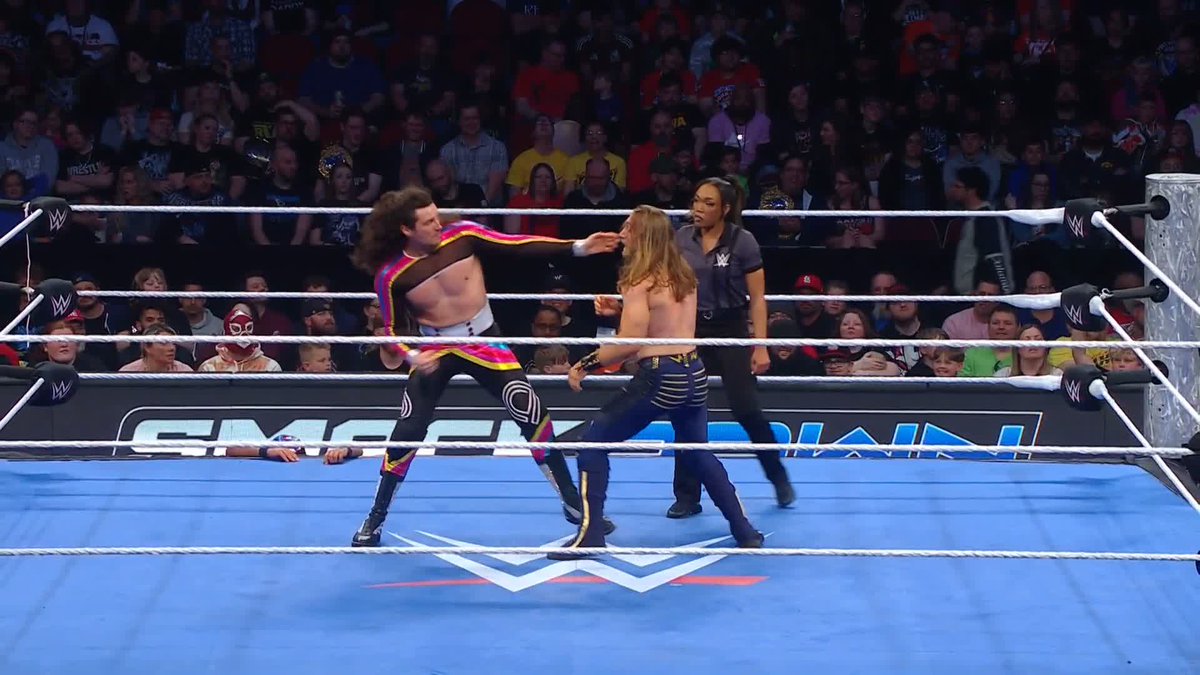THAT'S teamwork! ๐ Nathan Frazer Axiom #SmackDown