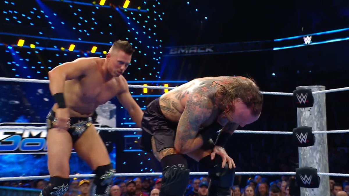 Nice try, Carmelo Hayes 🙄 Aleister Black is always one step ahead... The Miz #SmackDown