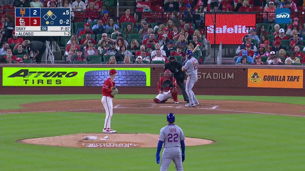 PETE ALONSO GIVES THE METS THE LEAD WITH A TWO-RUN BLAST!