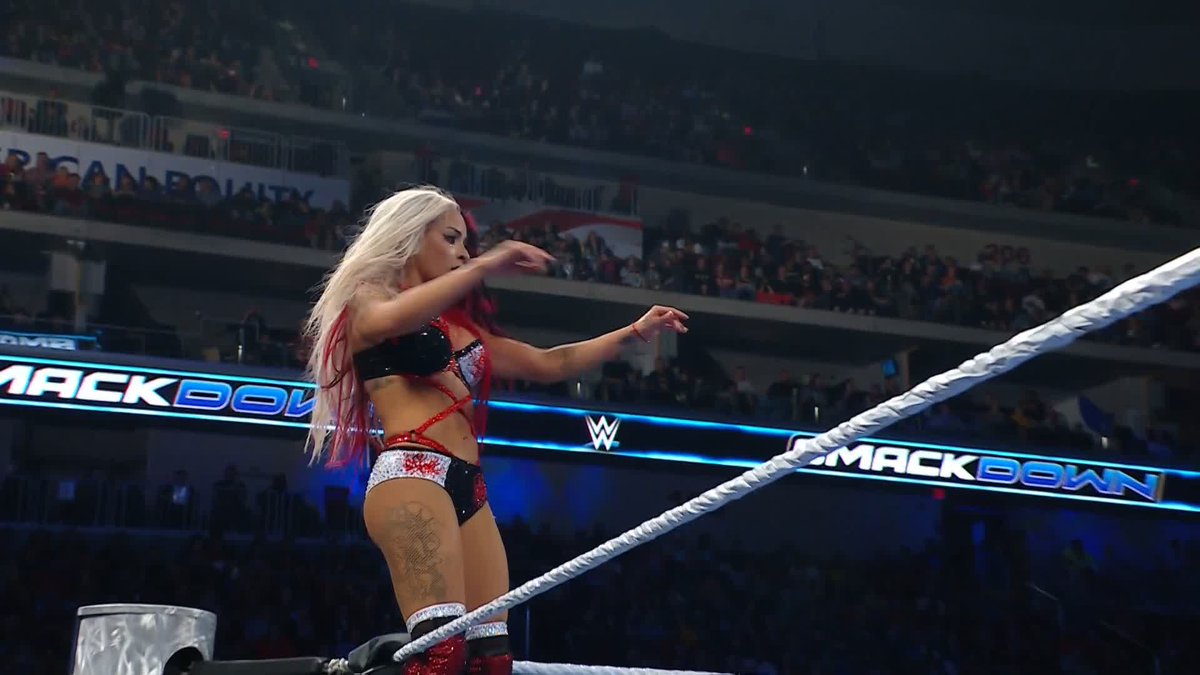 .ZV isn't giving up that easily! 👊 #SmackDown