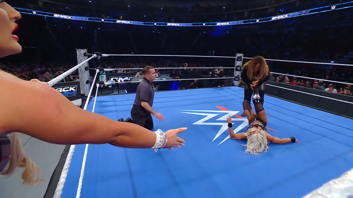 IT'S TIFFY TIME!! Tiffany Stratton is pulling out all the stops 🔥 #SmackDown
