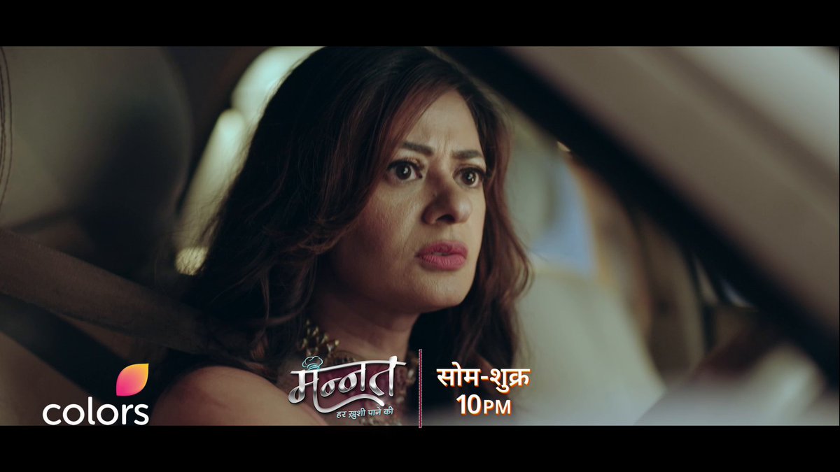 Mannat jaan chuki hai ki Sunita uski Maa nahi hai. Kya kadam uthaayegi Aishwarya asli sachaayi chupaane ke liye? 😰 Dekhiye #Mannat, Mon - Fri raat 10 baje, sirf #Colors aur @jiohotstar par. #MonaWasu #AyeshaSingh