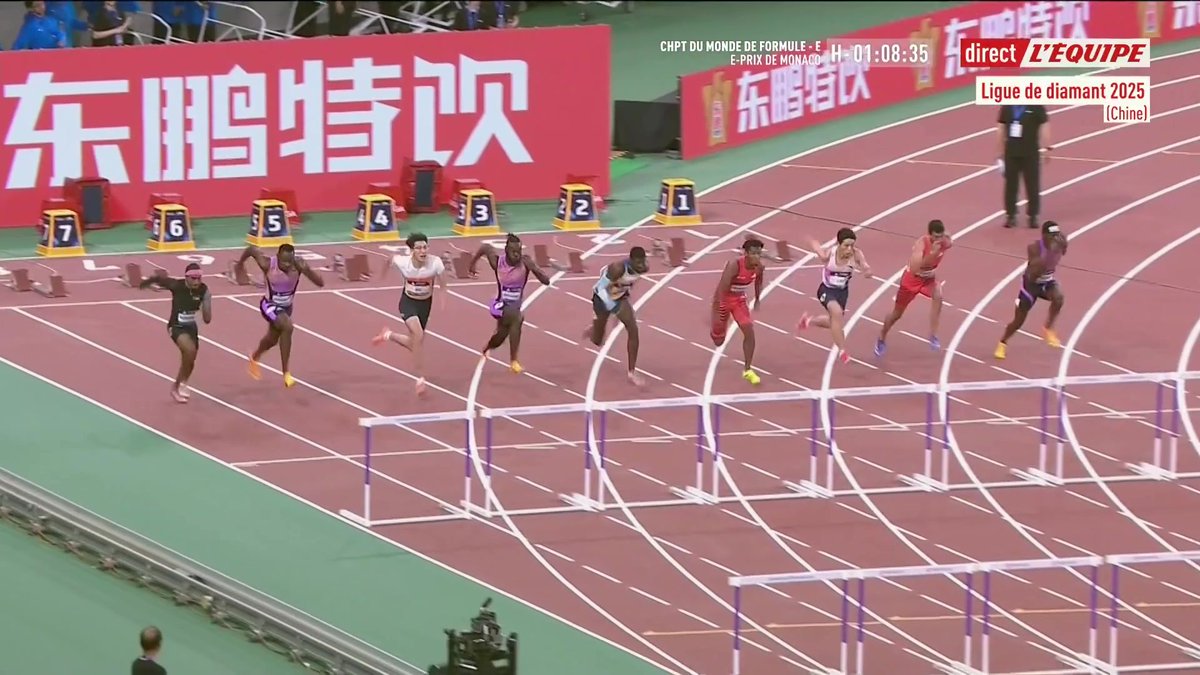 🔥 Performance XXL de Cordell Tinch en Chine ! L’Américain claque un incroyable 12’’87 sur 110 m haies ⏱️ 4e meilleure perf de tous les temps ! #lequipeATHLE