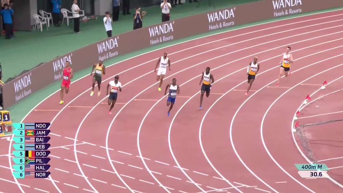 We see you Chris Bailey! Bailey goes 44.17 (PR) to come back late and win the Shanghai 400m. Bayapo Ndori finishes in 2nd (44.32). Vernon Norwood finishes in fourth (44.93) and Quincy Hall finishes in eighth (45.99) Join us LIVE on FloTrack for more from #ShanghaiDL #DiamondLeague coverage presented by Fleet Feet and Tracksmith