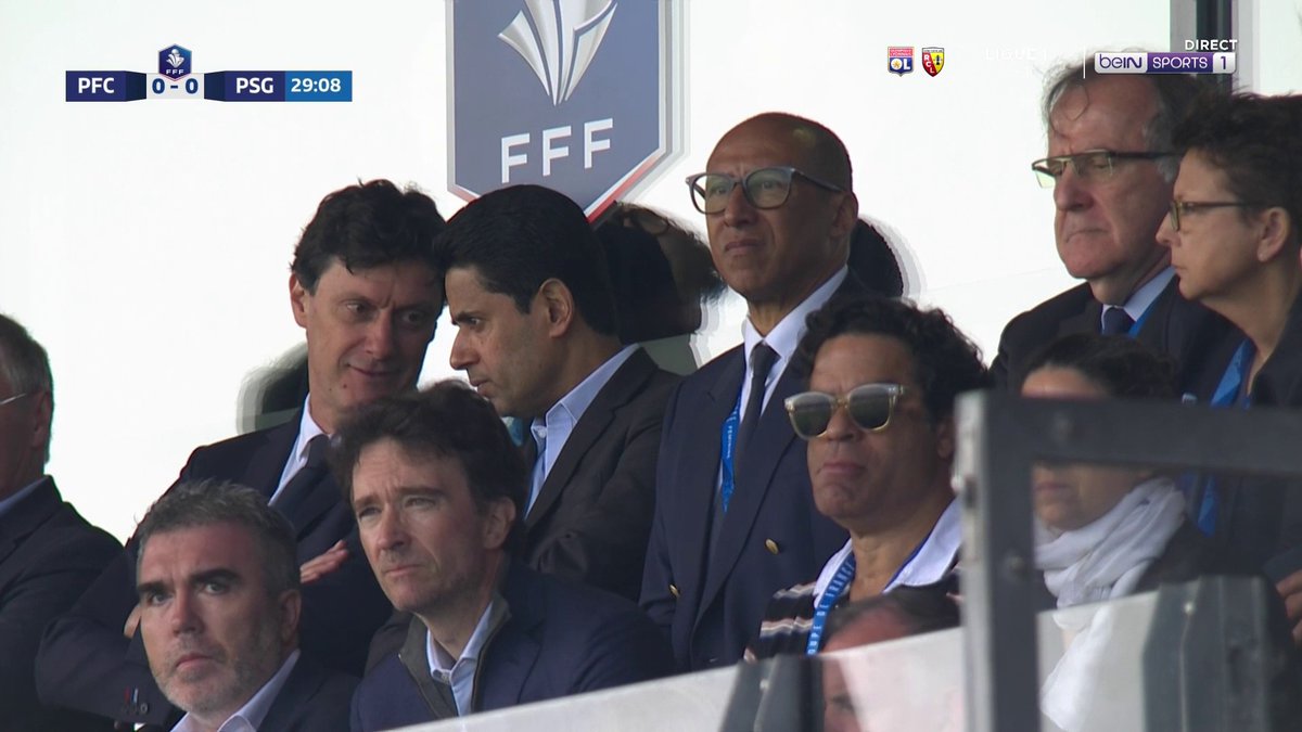 [📺 LIVE] 🇫🇷 #CoupeDeFrance 𝐅𝐞́𝐦𝐢𝐧𝐢𝐧𝐞 🏆👀 Du beau monde dans les tribunes du stade de l'Épopée à Calais pour assister à cette finale entre le Paris FC et le PSG ! #PSGPFC