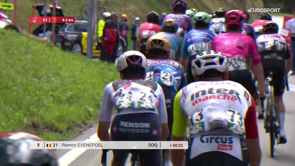 😰 Remco se queda atrás... y el resto de aspirantes 𝐥𝐨 𝐚𝐩𝐫𝐨𝐯𝐞𝐜𝐡𝐚𝐧 😳 Evenepoel mostrando debilidad en esta subida al Thyon 2000 y parece que se queda fuera de combate en esta etapa reina #LaCasadelCiclismo | #TDR2025