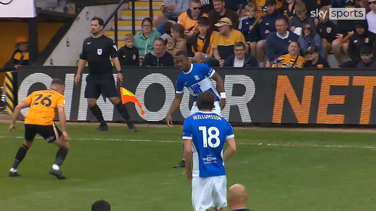 Birmingham take an early lead against Cambridge but did Klarer mean to shoot or cross? 🤯
