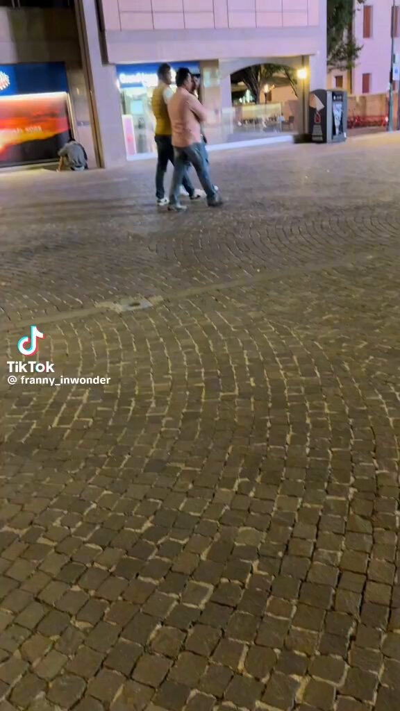 Más moros, menos seguridad para todos, especialmente para las mujeres.