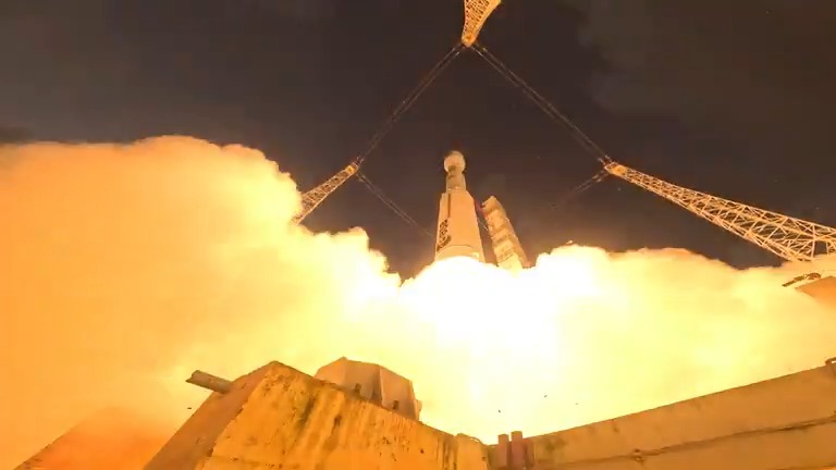 🚀🔊 Turn up the volume! Watch our favourite view of this week's Vega-C launch #VV26 with ESA Earth Observation's Biomass satellite on board.