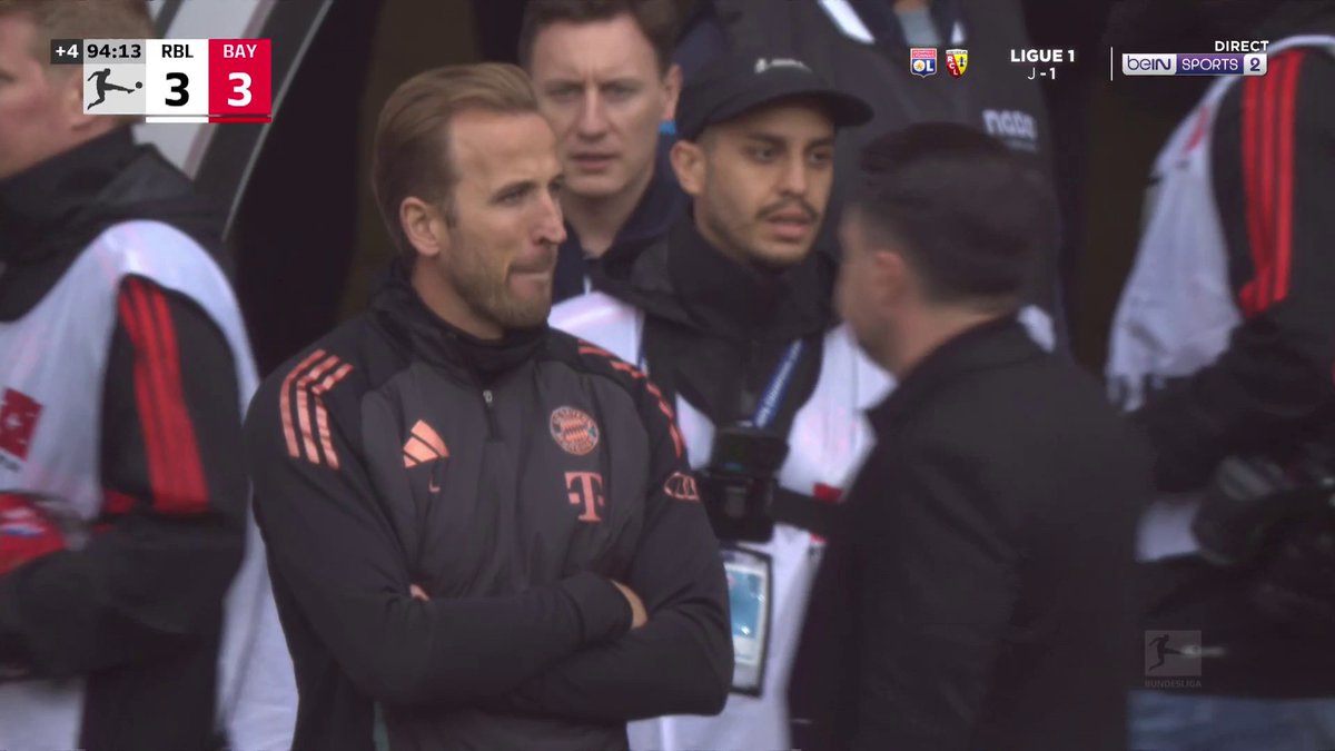 Harry Kane 🏴 était descendu des tribunes pour fêter son premier titre… ça attendra. 😅⏳ 🎥 beIN SPORTS