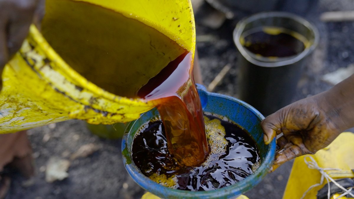 Why red palm oil farmers risk their lives for this precious cooking oil
