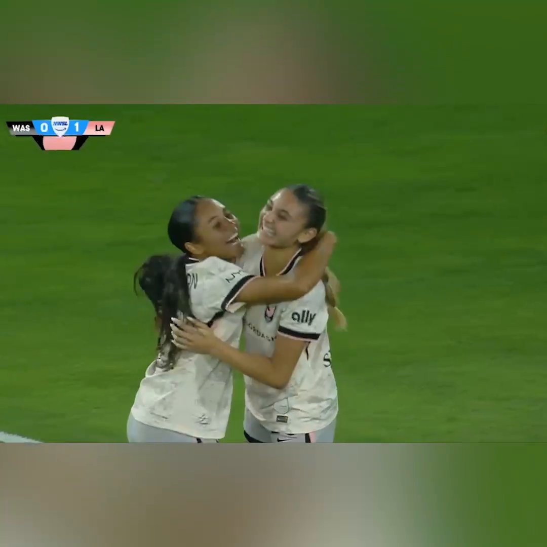 Sister, sister ❤️ Gisele Thompson scores her FIRST pro goal off an assist from her sister, Alyssa Thompson, to become the first sisters in NWSL history to combine for a goal 🙌 (🎥 National Women’s Soccer League)