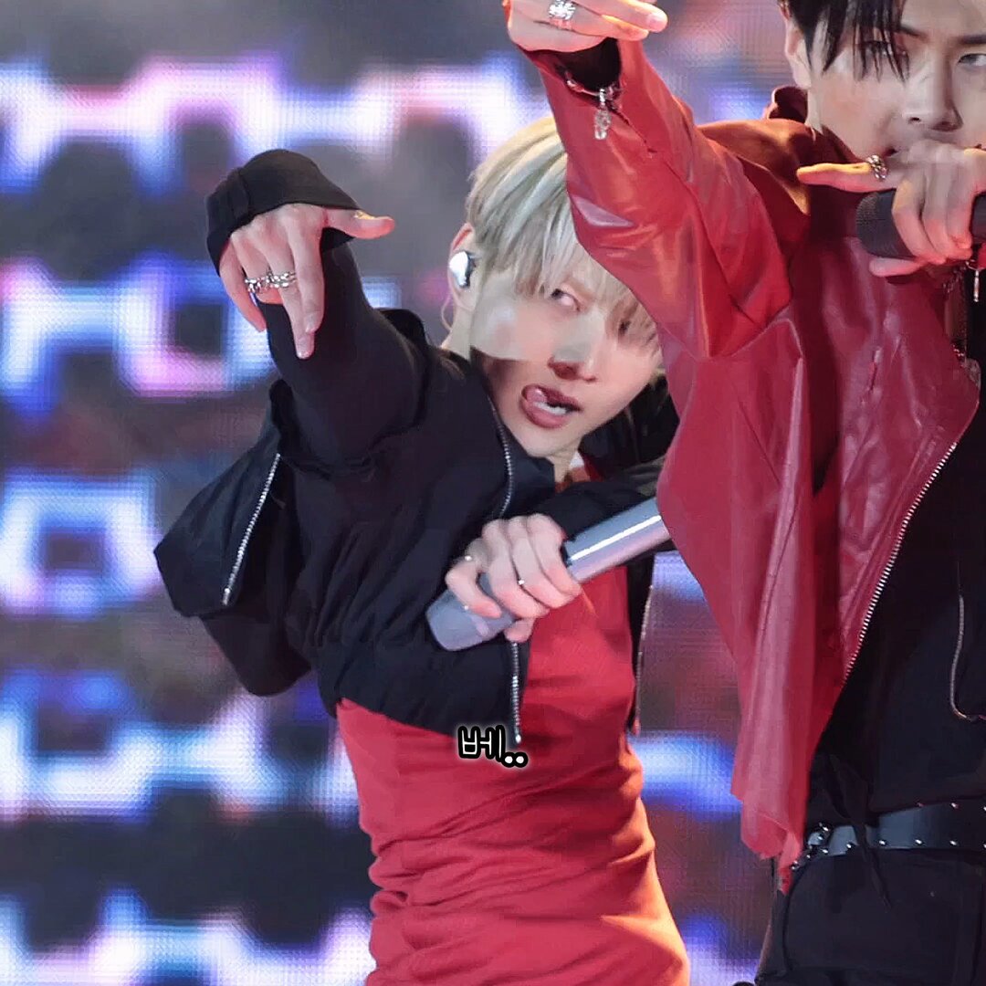 250503 bite me #정원 #JUNGWON #ENHYPEN 핸드마이크 바잇미가 좋다고.. 양정원이 쩡나 잘생겼다고... 진짜 무대 너무너무너무 잘한다고....
