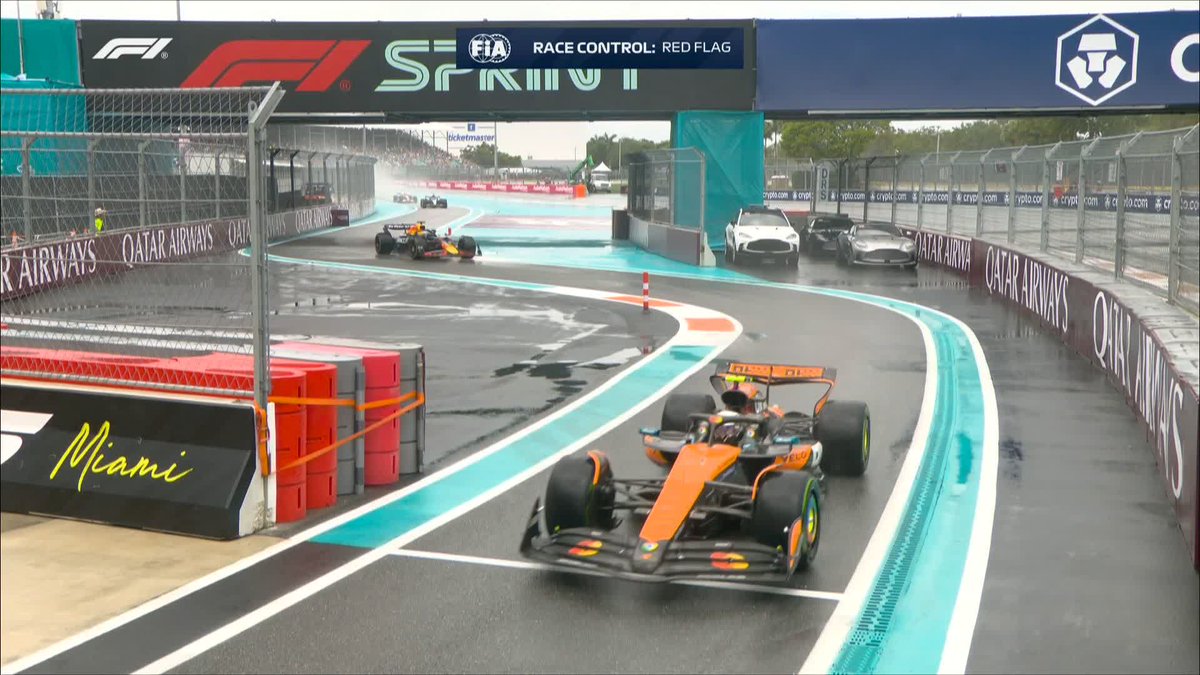 Red flag 🚩 The drivers return to the pit lane as race control feel the conditions are not safe enough to race in 🌧️