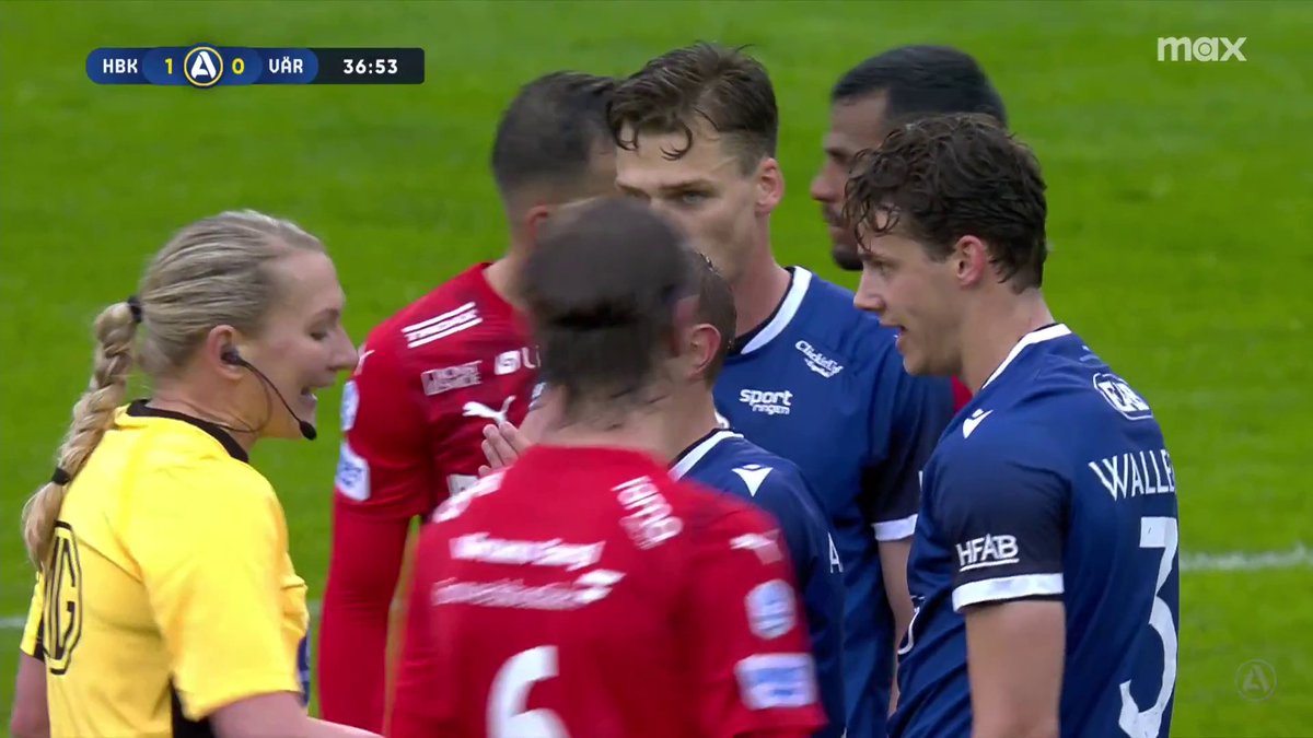 HBK:s Gabriel Wallentin blir utvisad efter den här situationen 🟥 📲 Se Allsvenskan på Max