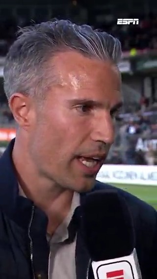 🤔 Hugo Bueno, Gijs Smal of Quilindschy Hartman? Robin van Persie legt zijn keuze uit. "Ik denk dat zij beiden teleurgesteld zijn." #herfey