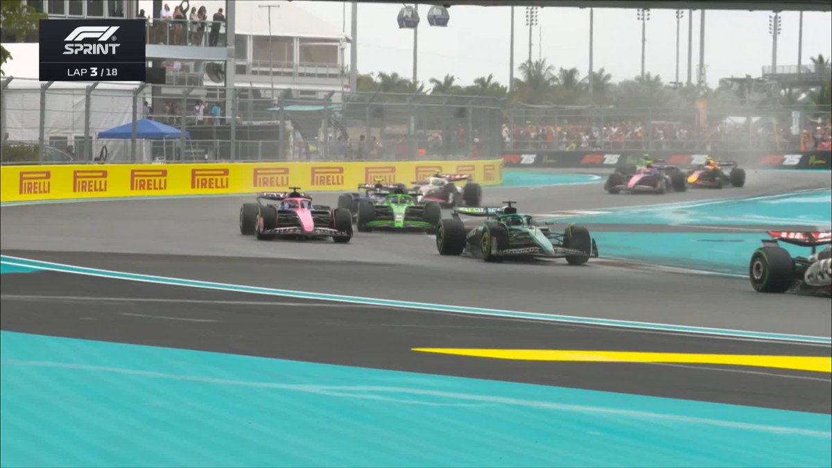 IT'S LIGHT OUT FOR THE MIAMI SPRINT! ⚡️🚥 Oscar Piastri takes the lead as Kimi Antonelli falls to fourth! 👇