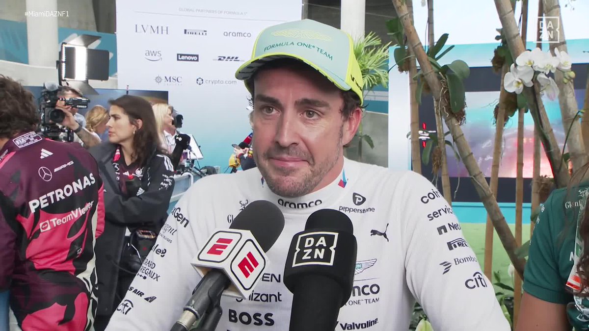 🗣️ Alonso no está nada contento con la estrategia que le dictaron desde el muro Hoy Fernando sabía que podía haberse quedado cerca del PODIO 😮 #MiamiDAZNF1 🇺🇸