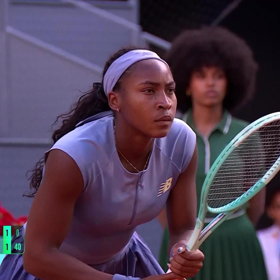 Coco takes the early break in the second set! 💪 Coco Gauff | #MMOPEN