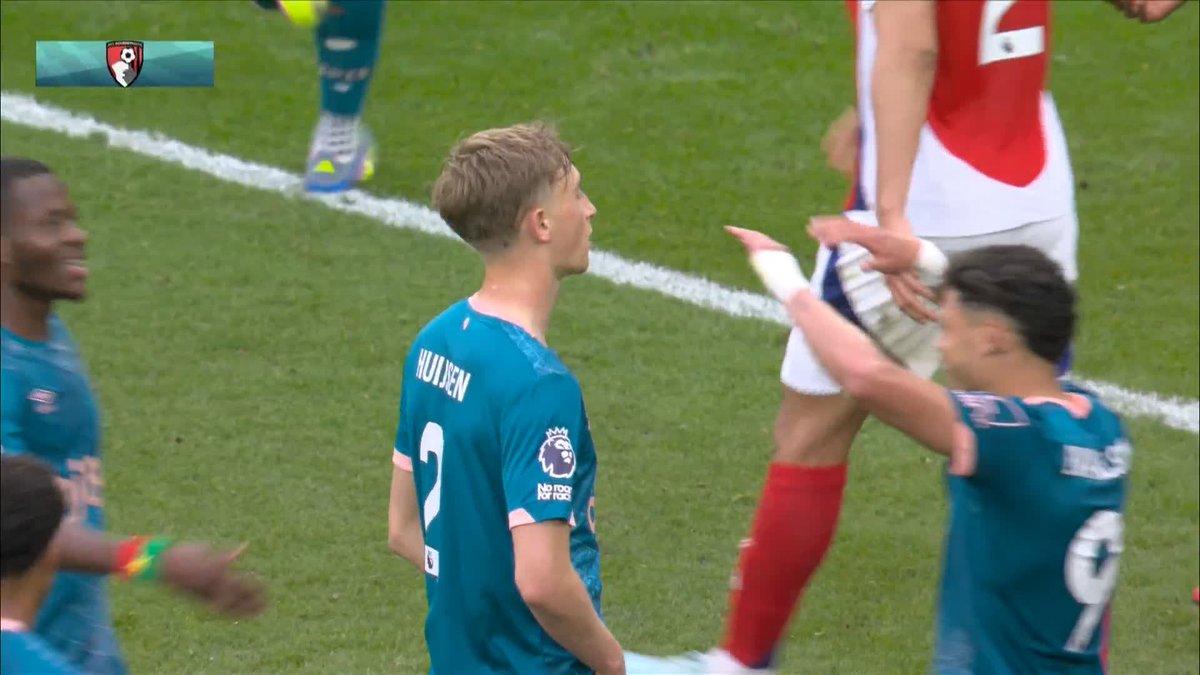 Dean Huijsen heads home after a long throw-in and Bournemouth are level! 🍒