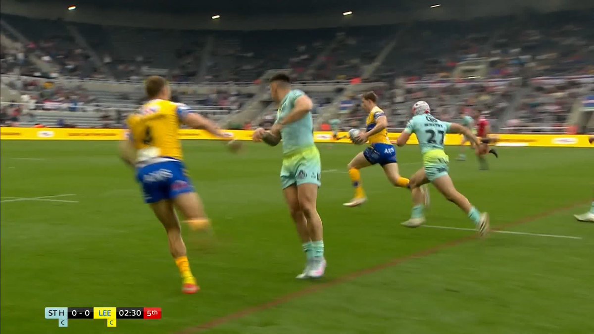 WHAT A TRY! 🔥 The kick from Morgan Gannon and the finish from Riley Lumb 😤 What a start for the Rhinos!