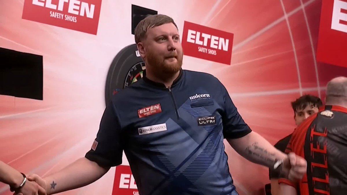 CAMMY DODGES THE BULLET! What a way to close the curtain on our Saturday evening session! Cameron Menzies missed just one dart at double in the game, beating Stephen Bunting 6-2 to set up a Last 16 clash with Peter Wright! 📺 #ET6 | R2