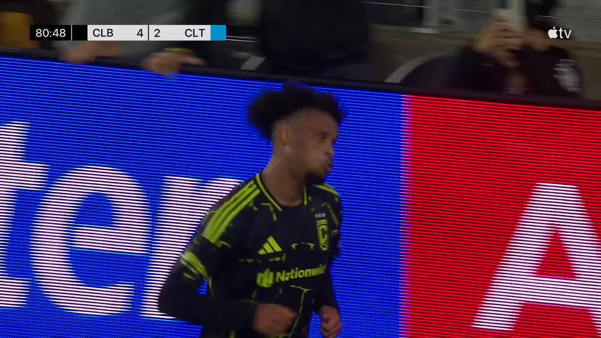 Switch the field 😮‍💨 Russell-Rowe finds a fourth for Columbus.