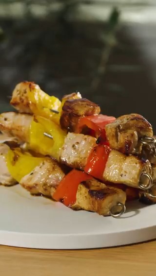 📝レシピ動画 スブラキ風串焼き🍴  ̄ ̄ ̄ ̄ ̄ ̄ ̄ ̄ ̄ 🔹アニメ再現 🔸moco's Recipe 第3話でまこ達が作った料理『スブラキ風串焼き』✨ ぜひ作ってみてください🎶 #日々は過ぎれど飯うまし #ひびめし